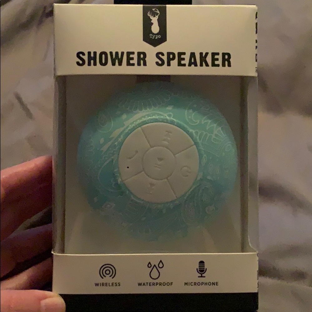 Wireless shower speaker